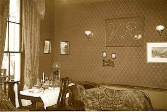 Sherlock Holmes's sitting room. Photo by R. Gould