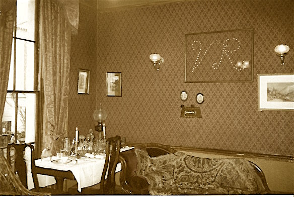 Sherlock Holmes's sitting room. Photo by R. Gould