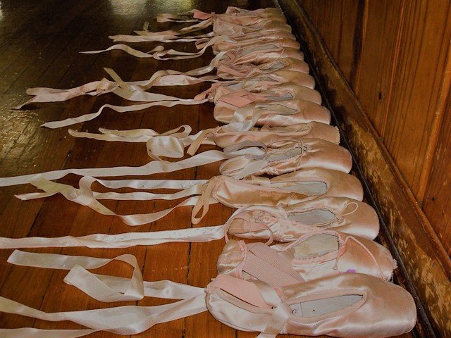 Soul Searching in Swing Time: Identity and&nbsp;Friendship*