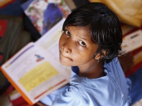 The Right Time to Read: On Multi-Tasking Readers. Text by Rita E. Gould